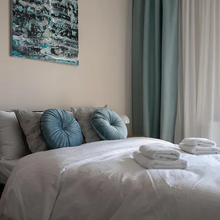 National Stadium Deluxe By Bookinghost * Varšava