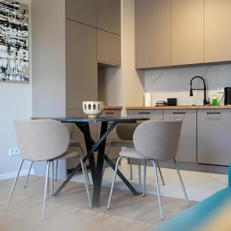 National Stadium Deluxe By Bookinghost * Varšava