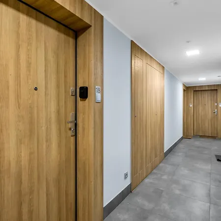 National Stadium Deluxe By Bookinghost * Varsó